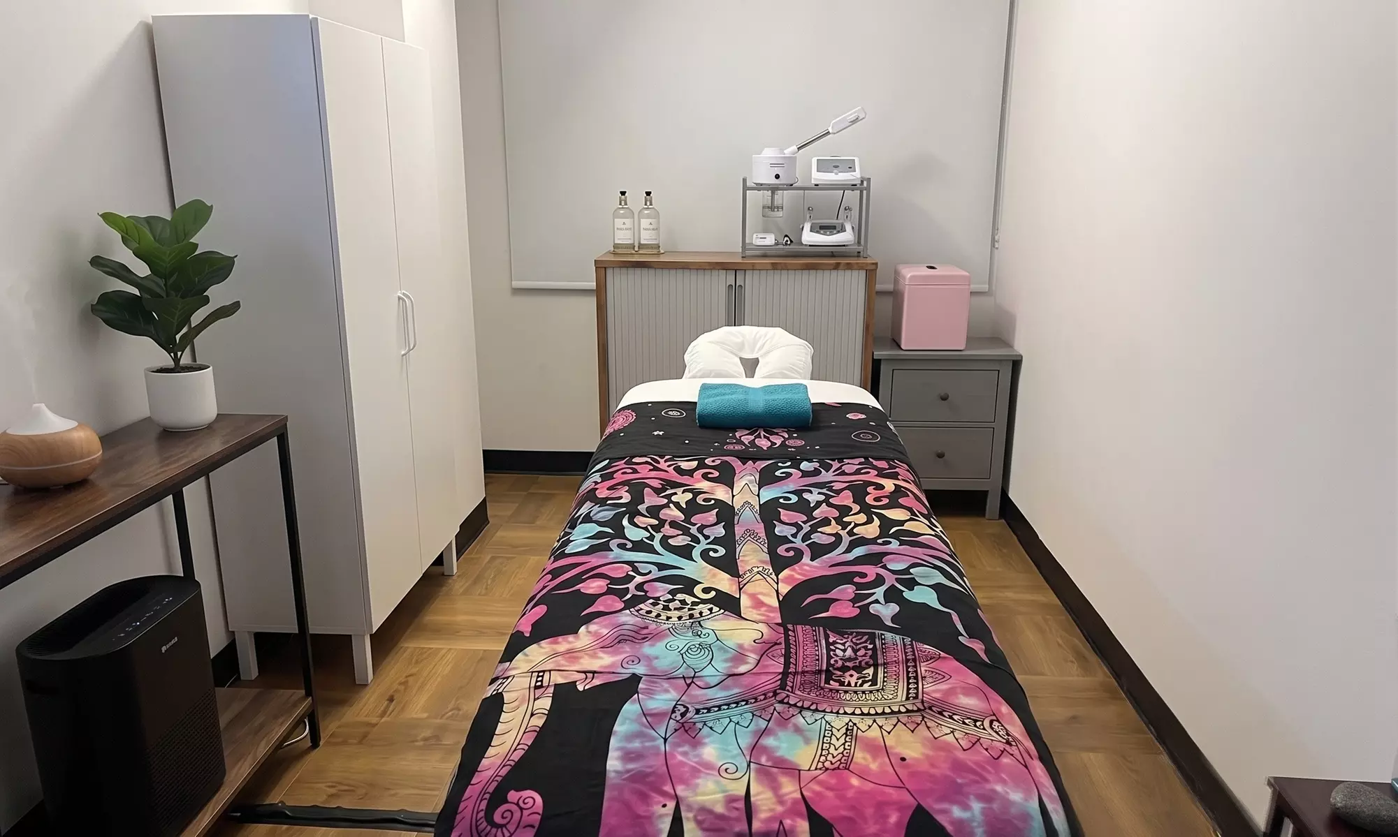 Relaxing, Swedish, or Warm Oil Massage | Velvet Oasis Candle Massage