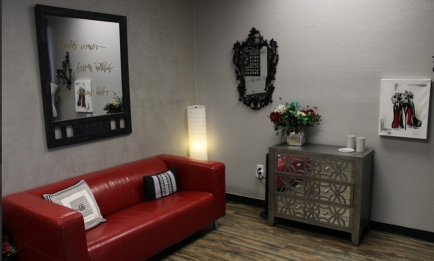 Image 2: UV Hybrid & Light Eyelash Extension Sets with Fill Options