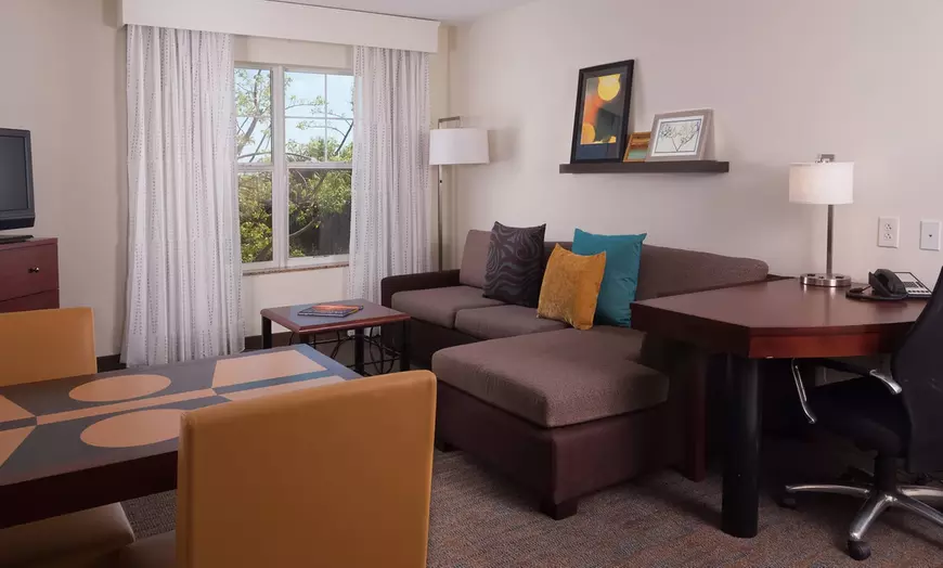 1 Bedroom Suite, 2 Queen Beds, Sofa Bed, Balcony