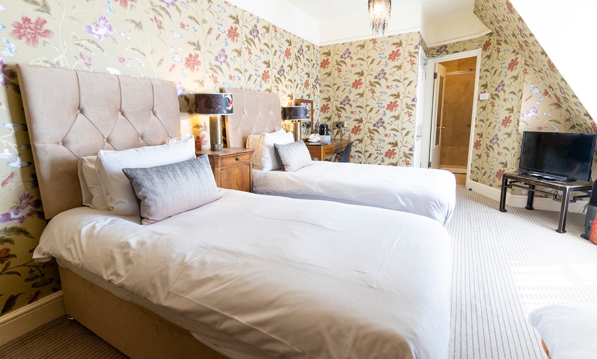 Image 3: Bath: 4* Standard Double or Twin Room Stay with Breakfast & Cream Tea