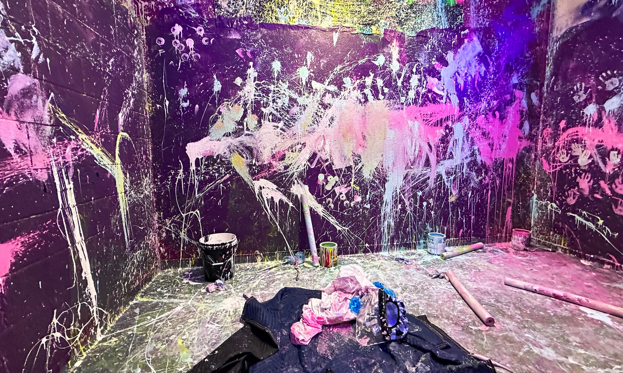 Splash Room Experience - Let the walls be your canvas!