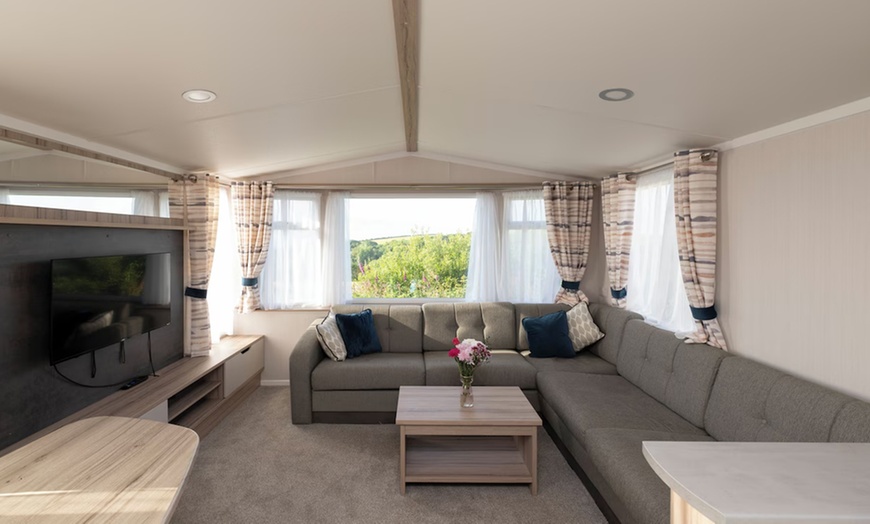 Image 5: Cornwall Getaway: Stay Up to 7 Nights by the Sea