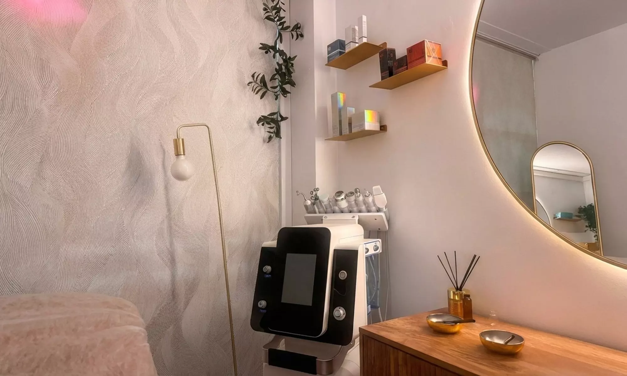 Lifting y tinte de pestañas con opción a diseño y depilación de cejas