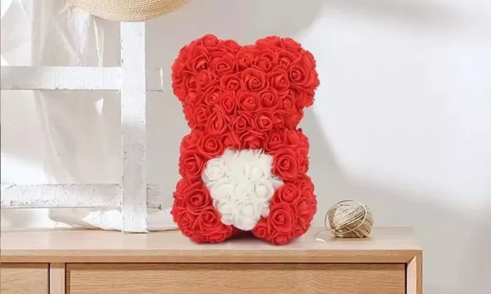 Ours en rose avec cœur dans sa boîte de Promo Linge, coloris et taille au choix - Primary Image