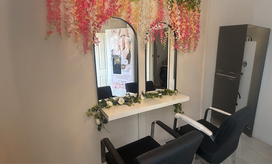 Image 4: Choice of Half Legs, Underarm, Brazilian, or Hollywood Waxing Session