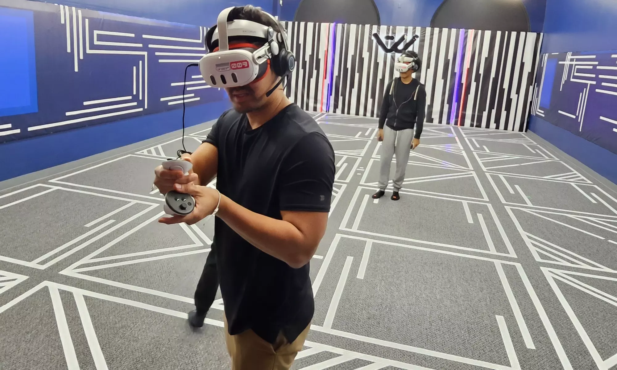 Join VR Games for Up to Eight Valid on All Weekend/Weekdays