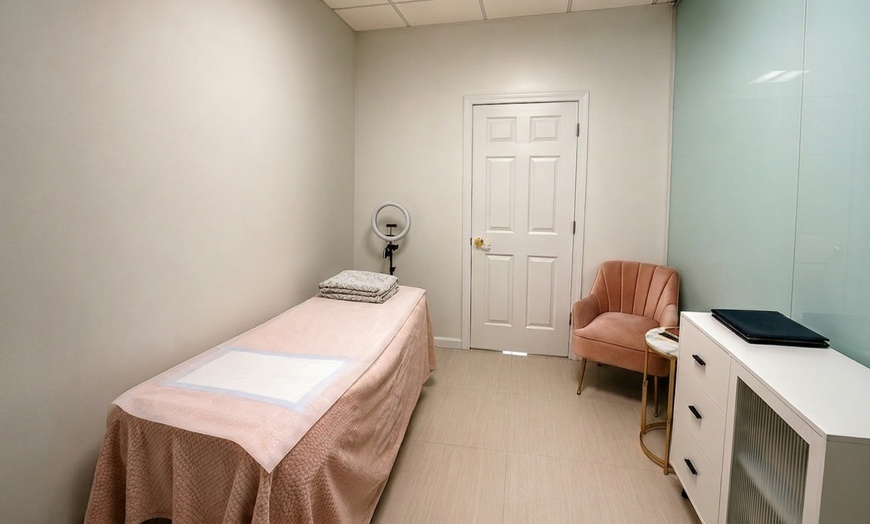 Image 4: One or Two Microneedling Treatments with Hyaluornic Acid and More