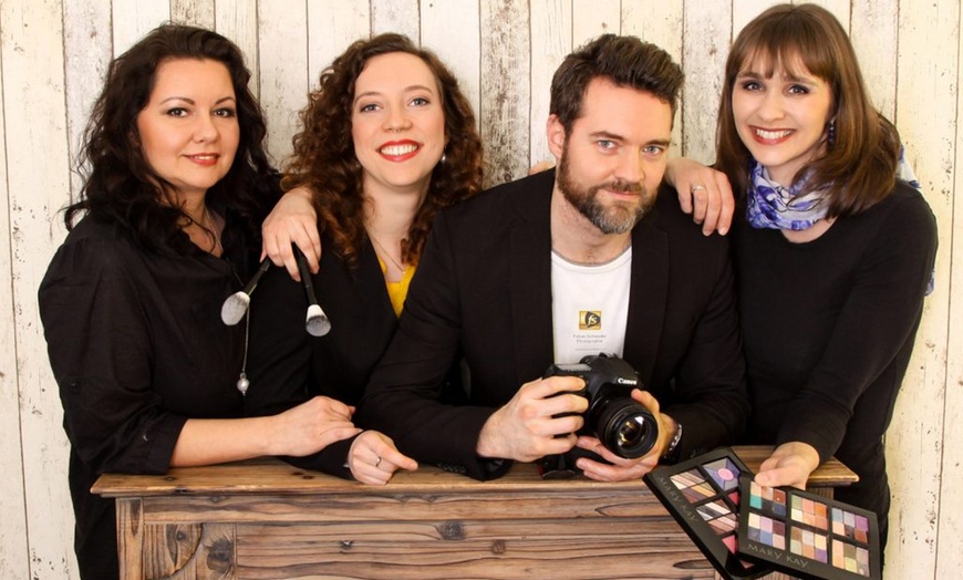 Image 1: Fotoshooting Indoor oder Outdoor, Einzel-, Paar, Gruppen, Familie