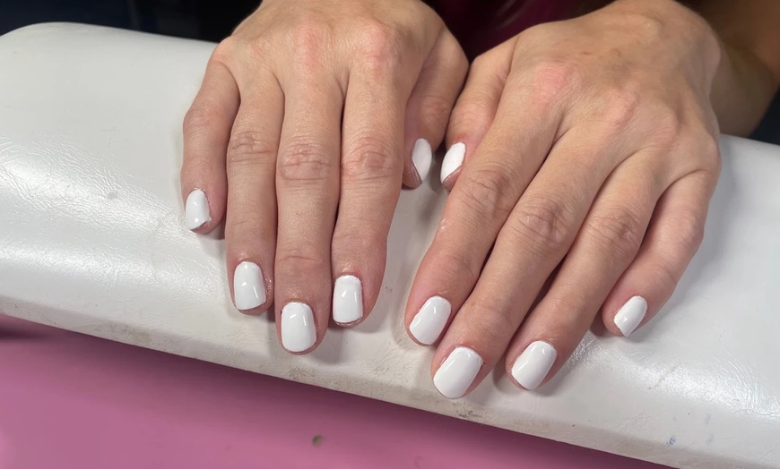 Image 4: Full Acrylic Nail Sets & Hydrating Jelly or Spa Pedicure With Gel