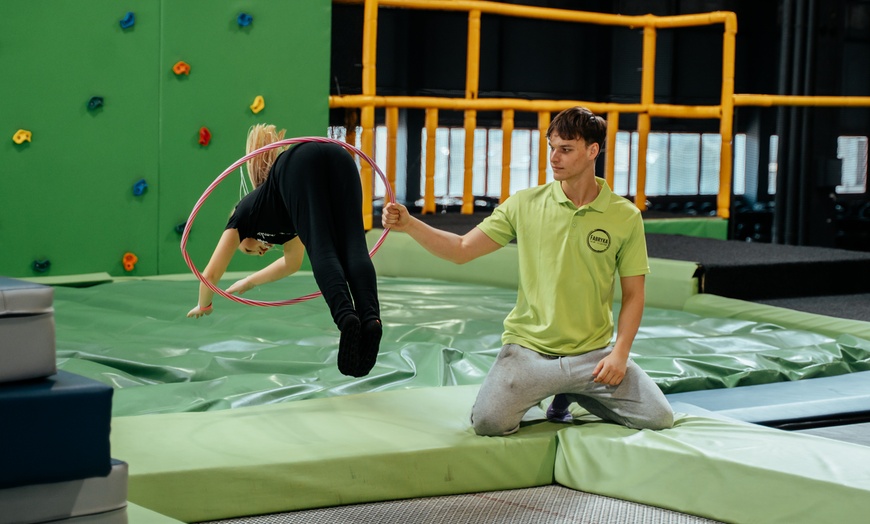 Image 4: Rozrywka w parku trampolin i dmuchańców: nawet cały dzień zabawy!