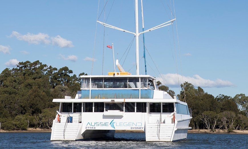 Image 3: Boxing Day Sydney Harbour Cruise with Buffet & Drinks