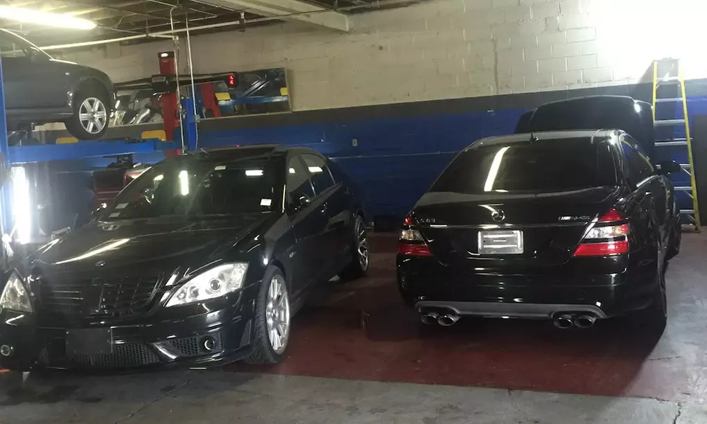 Expert Oil Changes: Engine Protection & Performance Boost