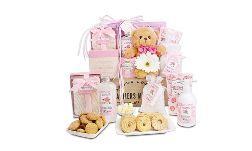 Image 4: Unwind with relaxing Spa Gift Baskets from Alder Creek (Up to 30% Off)