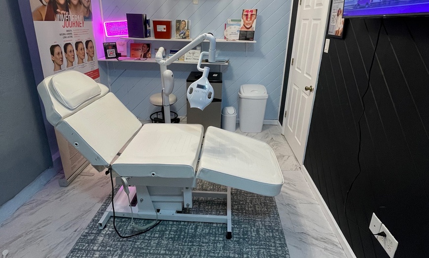 Image 1: Freeze Fat Away with Cryolipolysis 