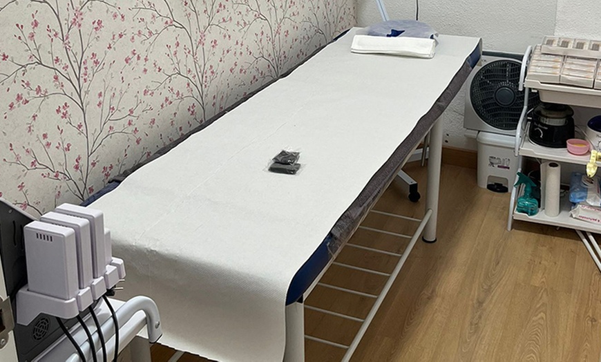 Image 3: Masaje a cuatro manos de 1 hora con opción a chocoterapia