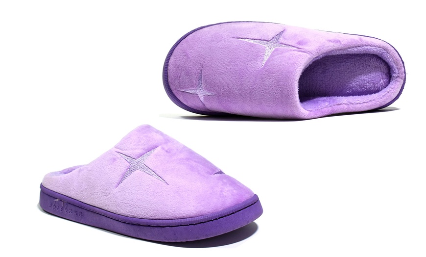 Image 11: Women's Fluffy Slippers