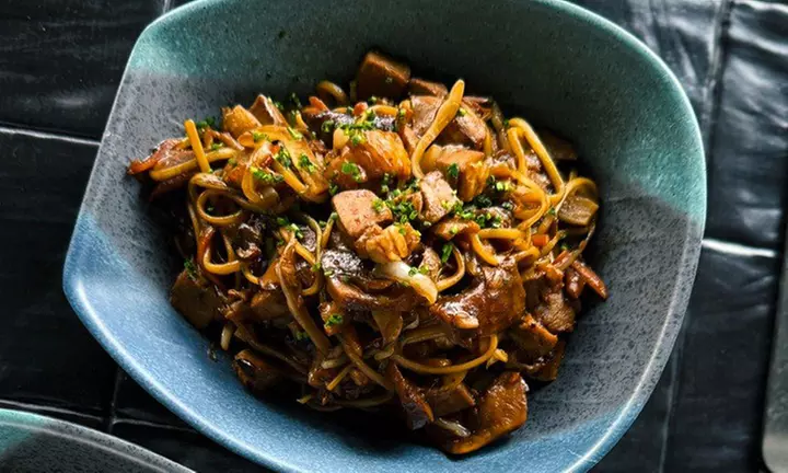 Menú coreano con seteu a compartir, 2 principales, postre y bebidas