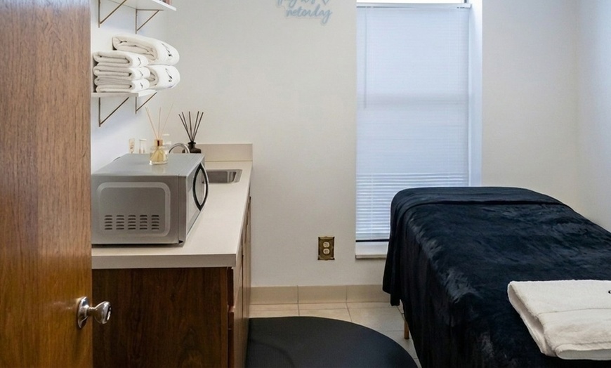Image 2: Flawless Skin with One, Three, Five or Ten Brazilian or Bikini Wax 