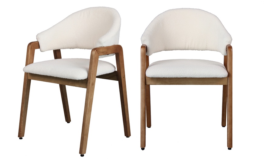 Image 3: Sillas de comedor tapizadas con patas de madera Woolden, de Doosense