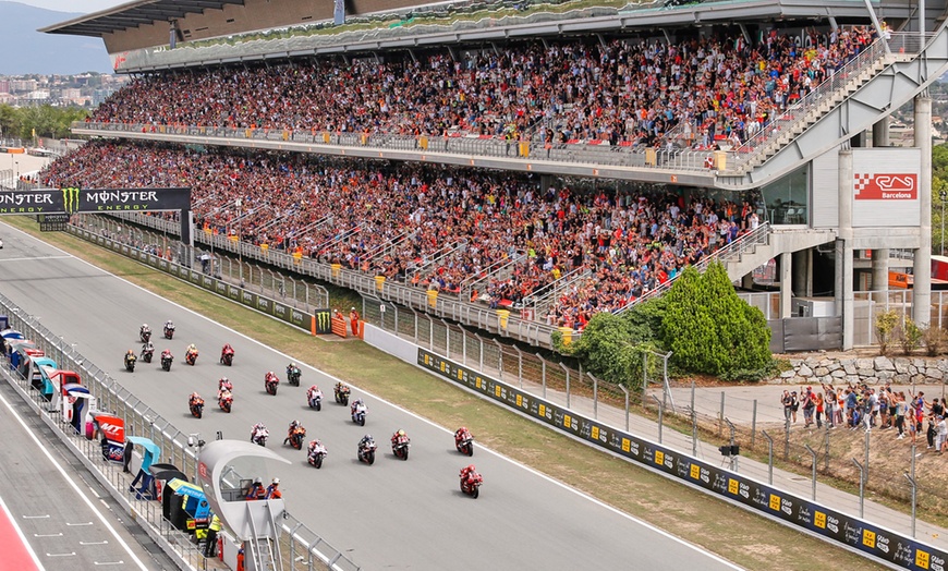 Image 5: Barcelona: Spaanse Moto Grand Prix 2025 tickets met overnachting