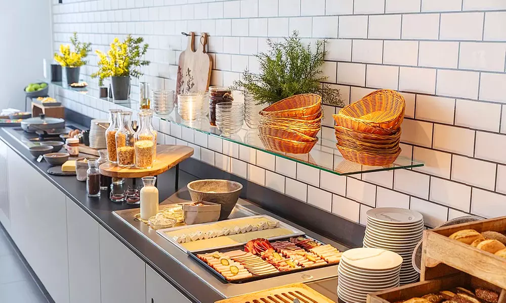 Frühstücksbuffet inkl. 1 Glas Sekt für 2 oder 4 Personen