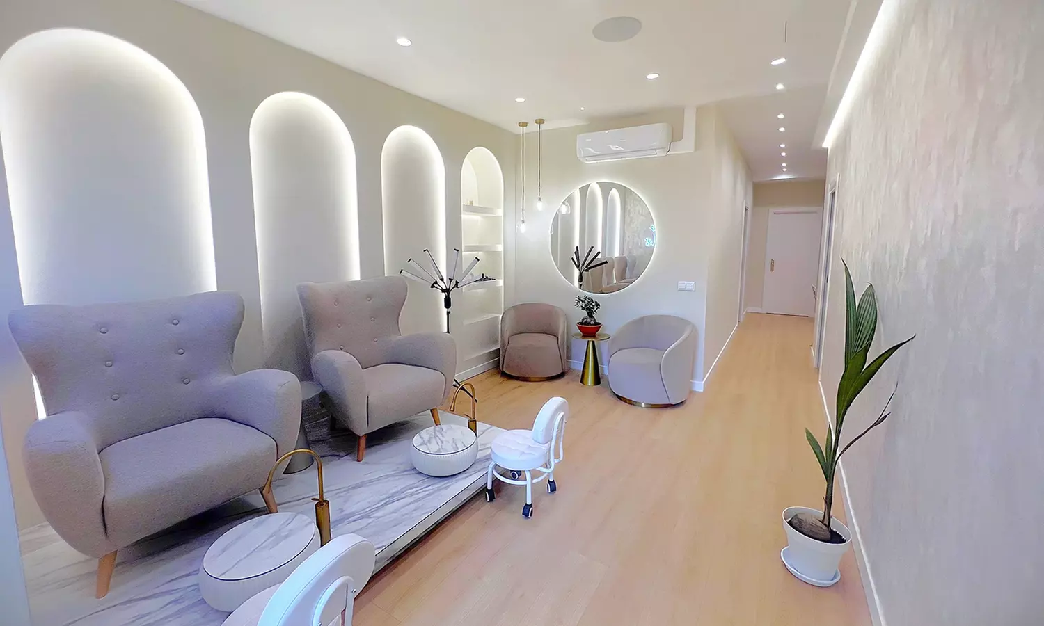 Manicura, pedicura o manipedi con esmalte normal o semipermanente