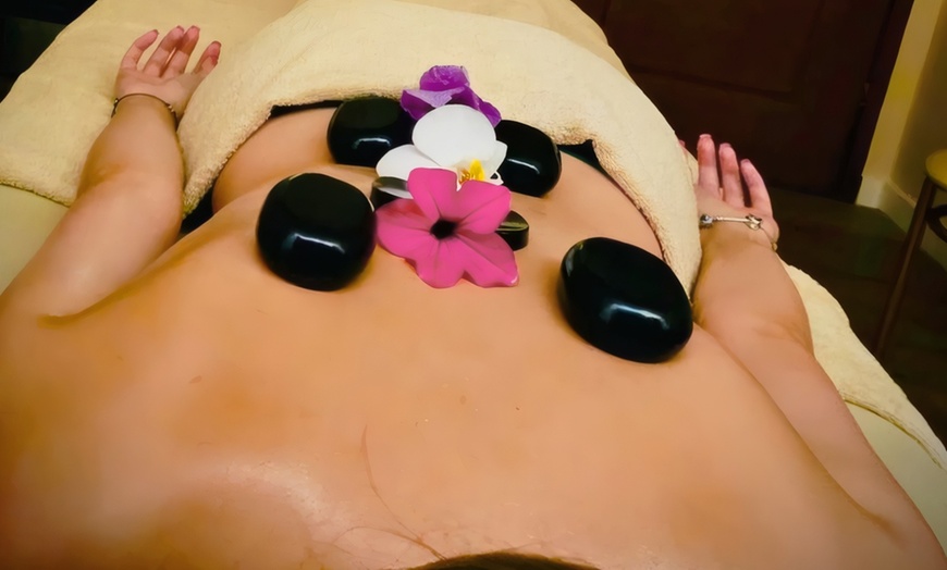 Image 2: Podróż do świata masaży i harmonii ciała