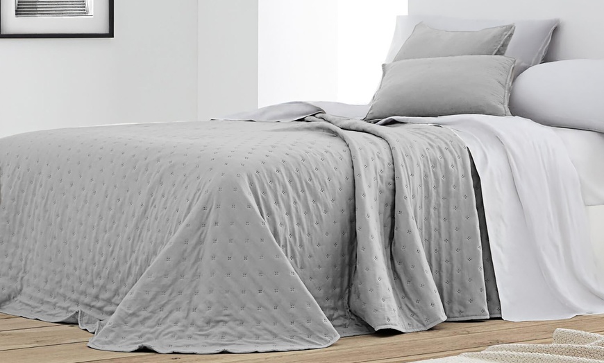 Image 5: Velvet Double Duvet