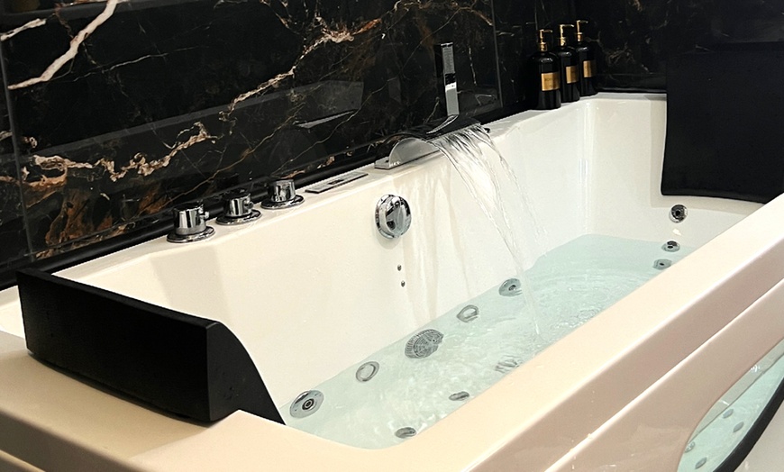 Image 4: Bulle de bien-être avec massage, bain à remous seul ou à deux