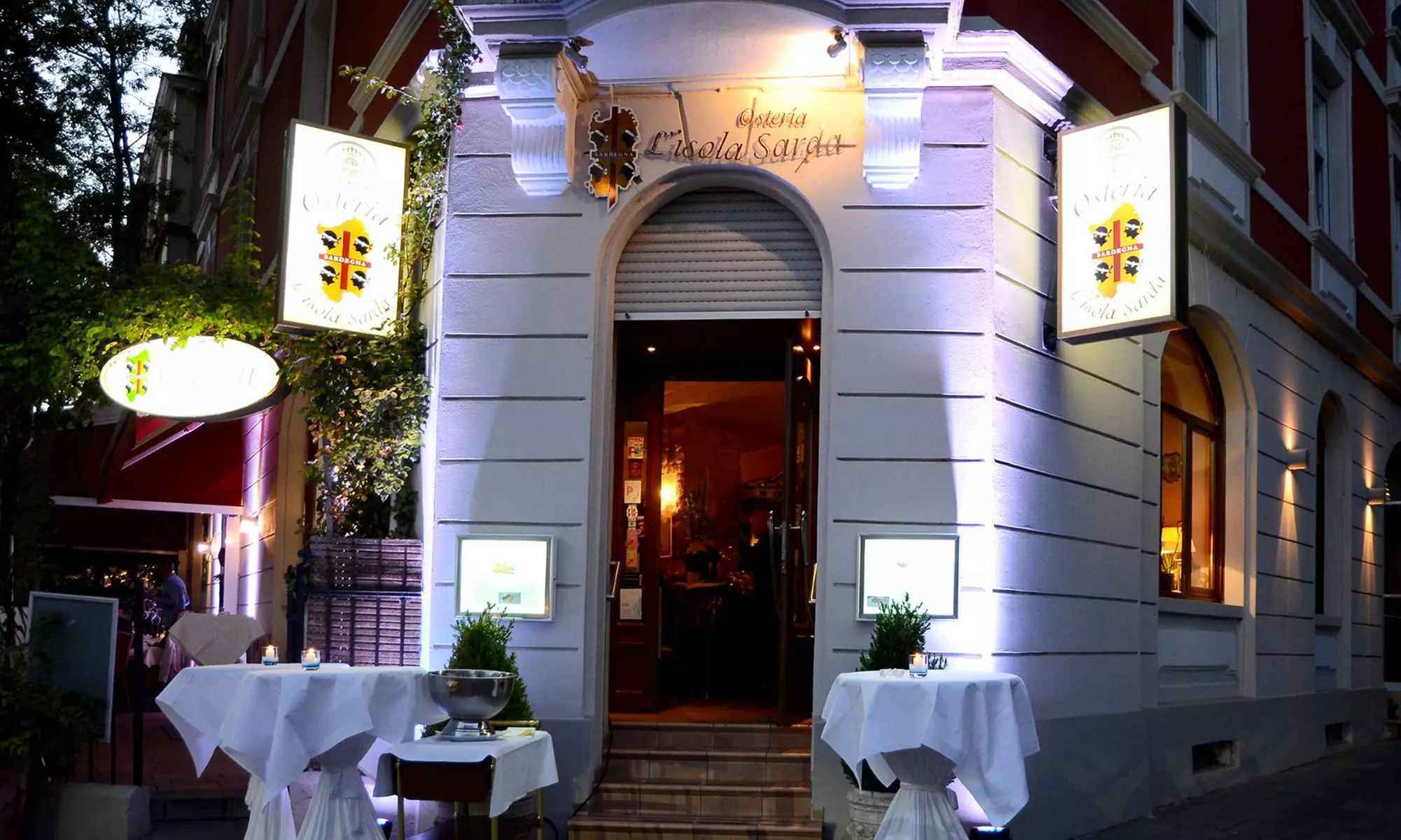 Sardisches Fine-Dining-Überraschungsmenü – 3 Gänge für 2 Personen