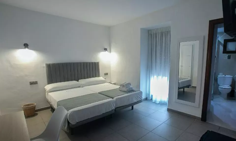 Córdoba: habitación doble con desayuno y minibar