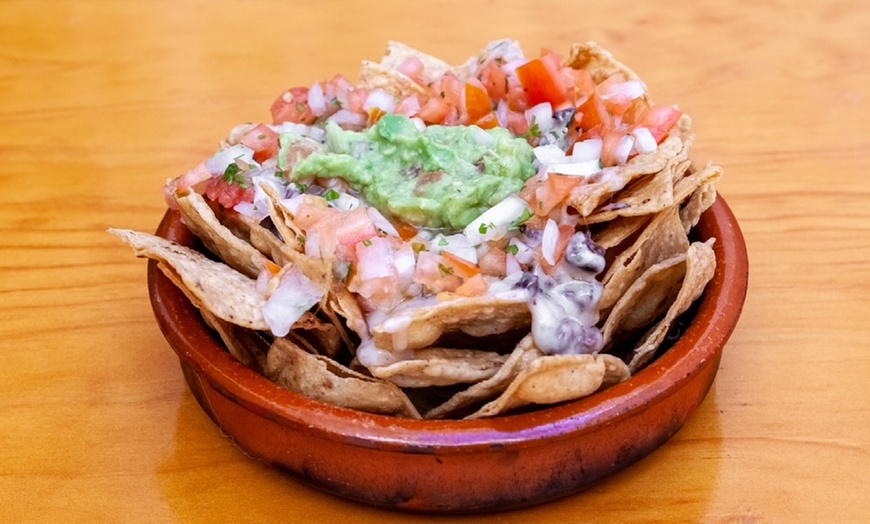 Image 16: Menú mexicano para 2 o 4 con nachos, tacos y margaritas o refrescos