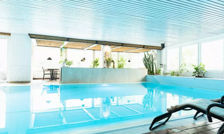 Romantischer Sauna-Wellness-Tag inkl. Massage & 3-Gänge-Menü für Zwei