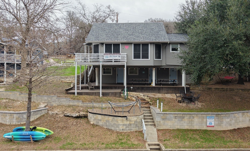 Image 18: Private Homes with Guadalupe River Access