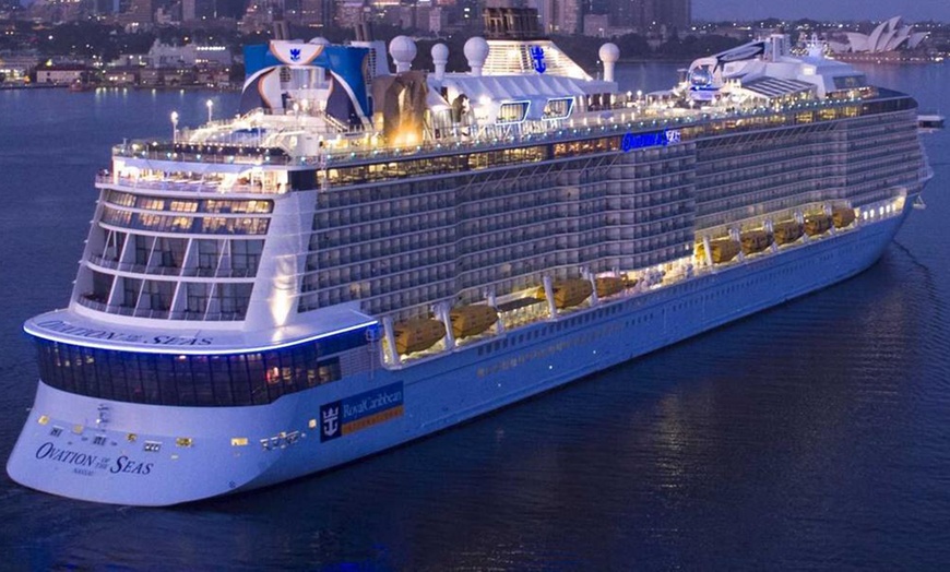 Image 6: 7-Night Getaway for Two with Hotel Stay, Flights & Singapore Cruise