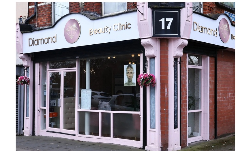 Image 7: HIFU Skin Tightening & Anti-Ageing Treatment at Diamond Beauty Clinic