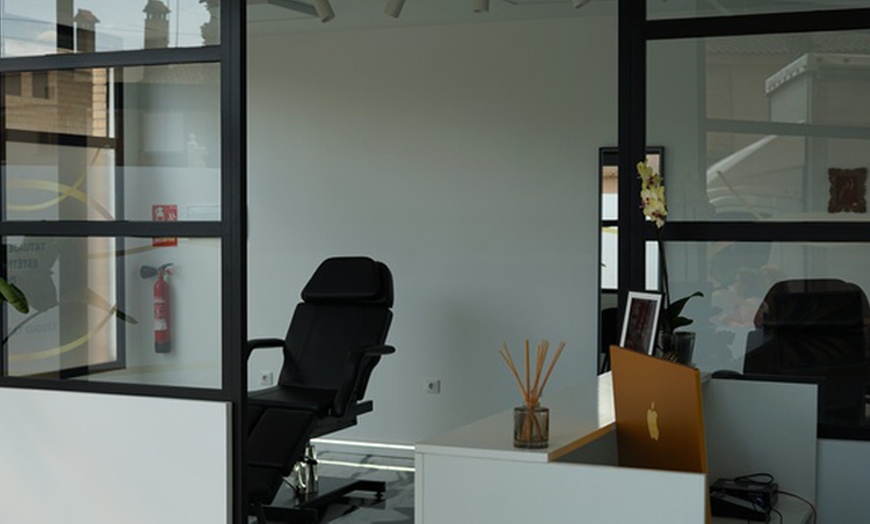 Image 3: Eliminación de manchas con Q-SWITCHED: 1 o 2 sesiones 