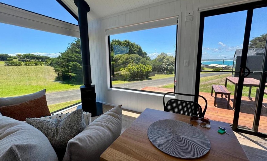 Image 6: Cape Bridgewater: Chalet or Retreat with Cafe Voucher & Late Checkout