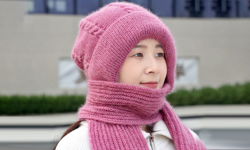 Image 4: Fluffy One-Piece Scarf Hat