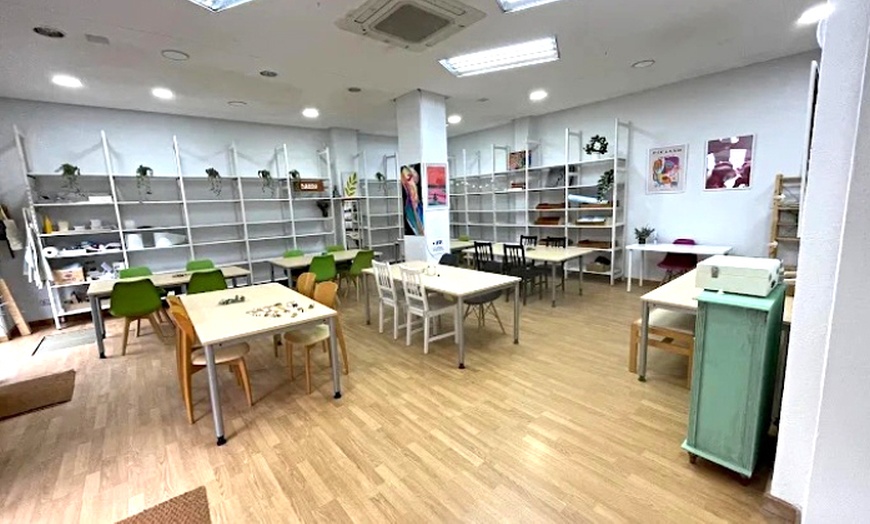 Image 12: Taller creativo de cerámica a elegir con bebida para 1, 2 o 4 personas