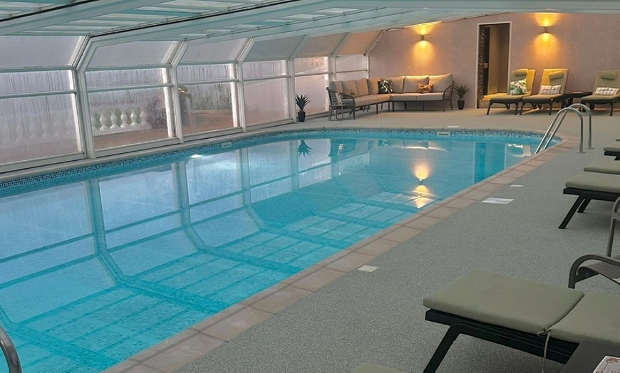 Image 3: Spa Experience w/ Treatment, Prosecco & Robe & Slippers For 1 Or 2 