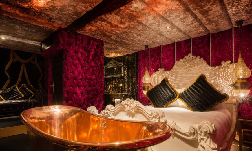 Image 6: 5* Decadent Hotel Break for Two with English or Thai Dining experience