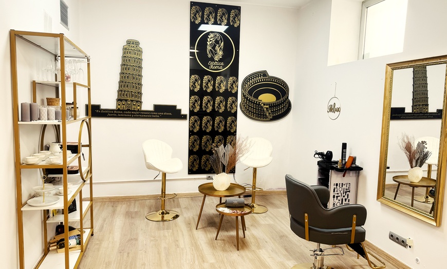 Image 3: 1 sesión de manicura tradicional o de gel con tratamiento extra 