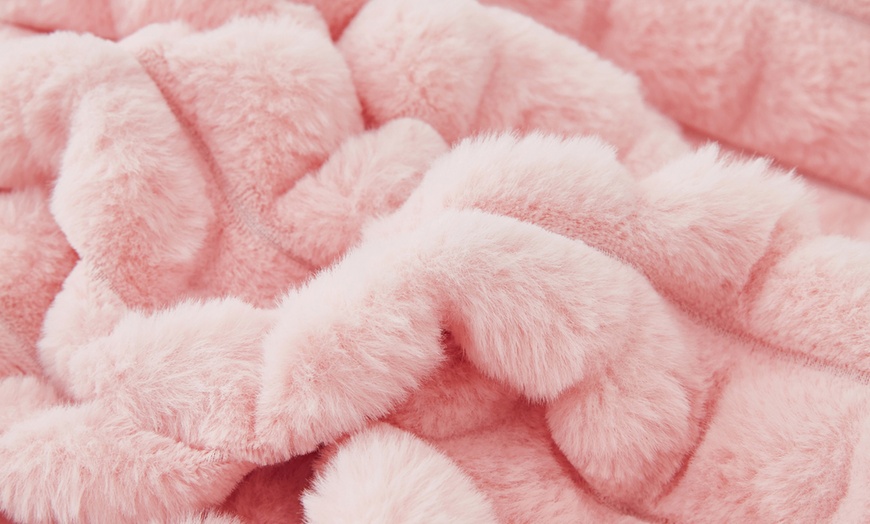 Image 3: Faux Rabbit Fur Plush Waffle Duvet Set