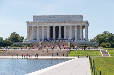 4 Hour Nighttime Tour of DC Landmarks and Memorials for 1 (valid for any day/all ages) - Georgetown Trolley Tours