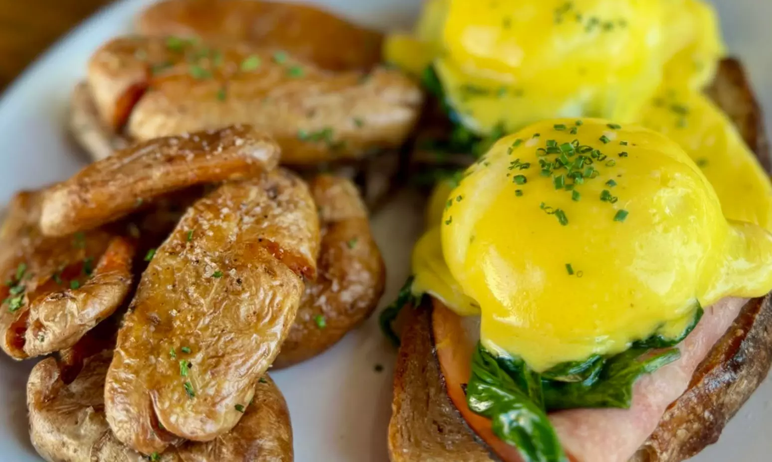 Relish Dining with $50 or $100 Dining Credit