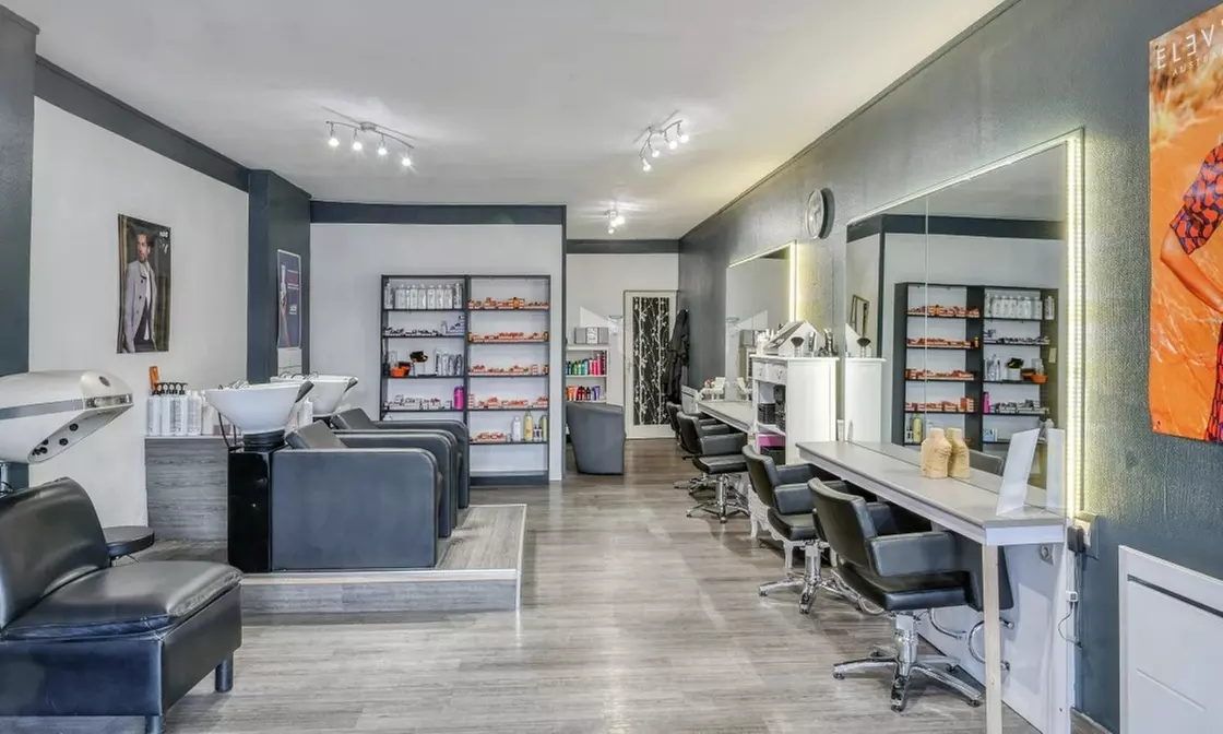 Coloration, coupe et brushing au salon MH COIFFURE