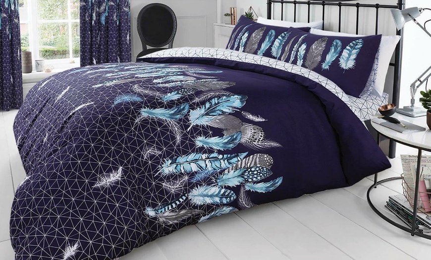 Image 4: Feathers Printed Polycotton Duvet and Pillowcase Set