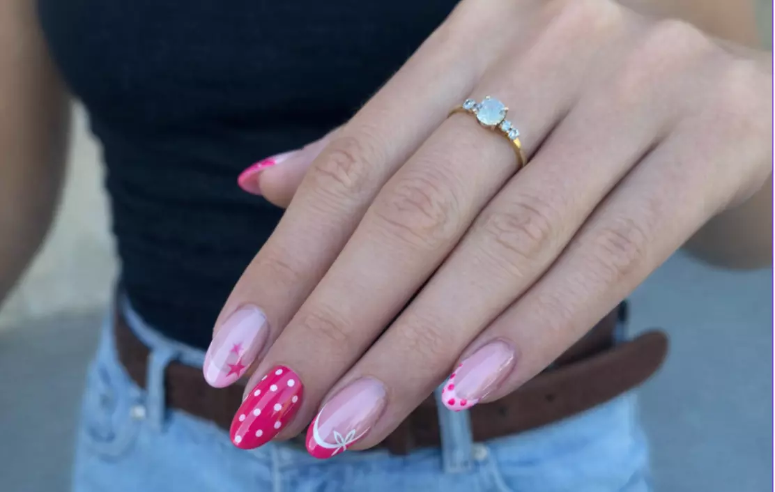 Beauté des mains avec pose de vernis, semi-permanent ou gel