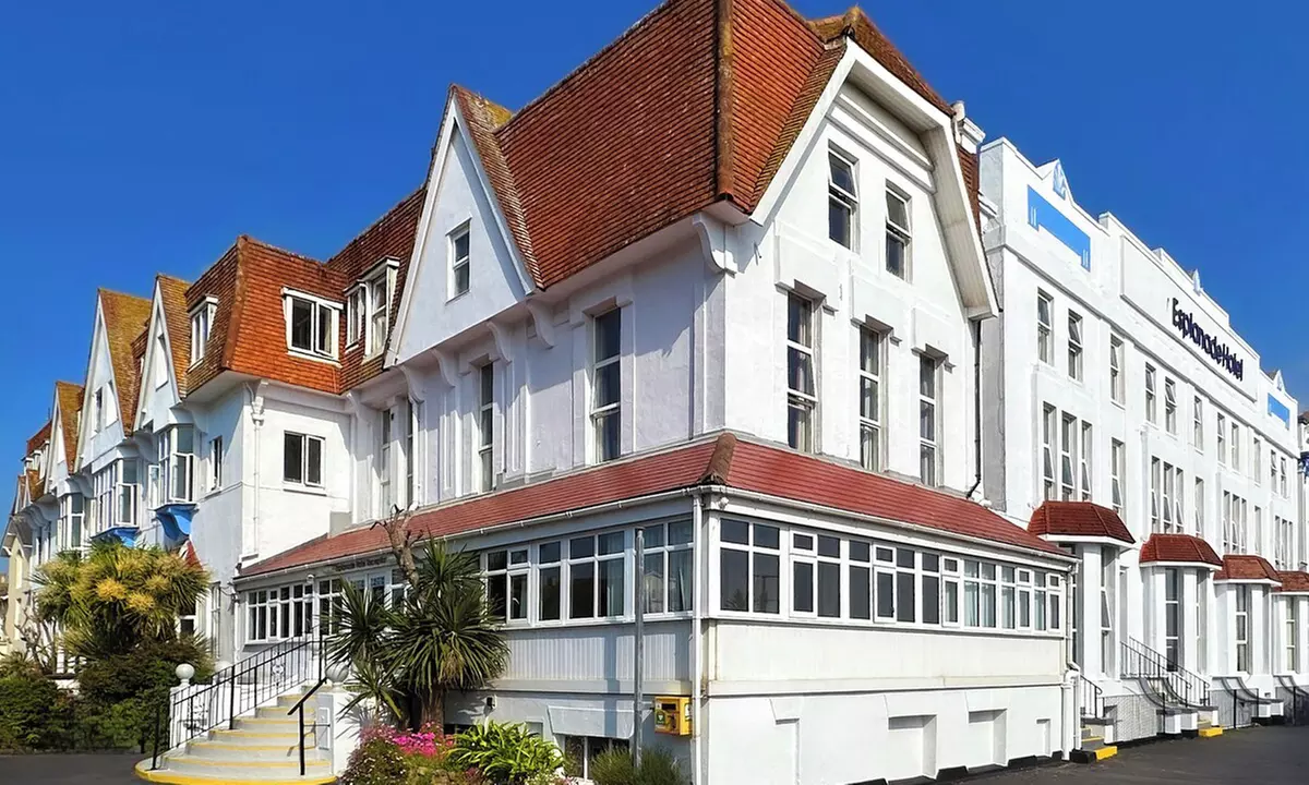 Paignton, Devon: Standard Double or Twin/Sea View/Family Room with Breakfast